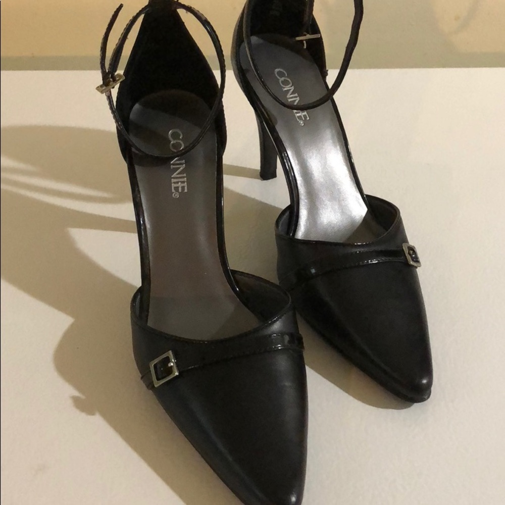Dress high heel shoes